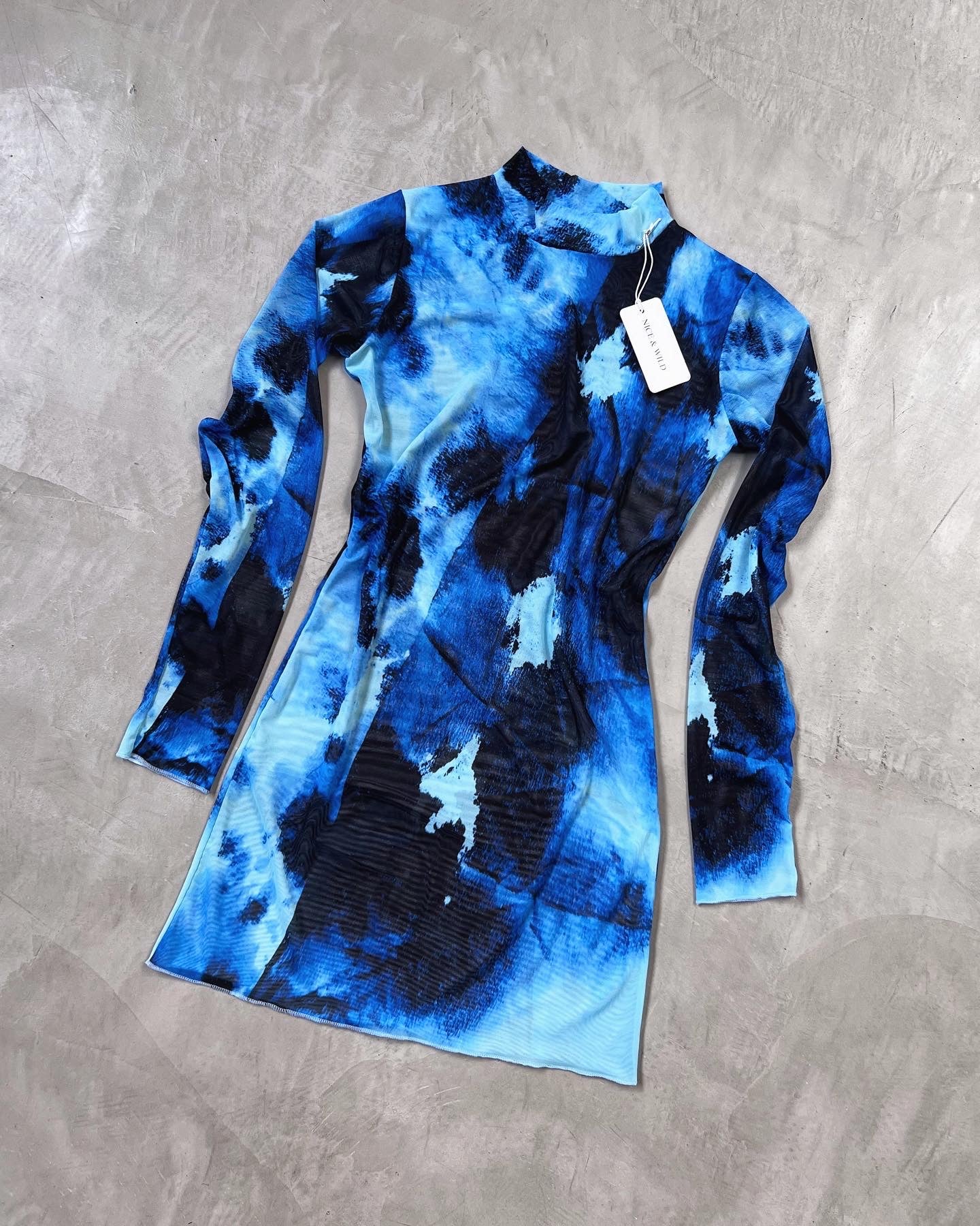 ABITO IN RETE BLU ASTRATTO