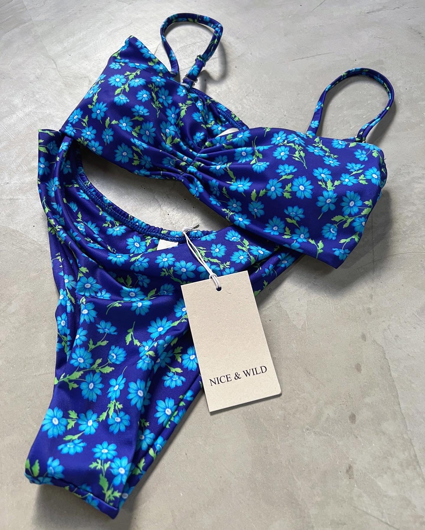 STRAPLESS FLORECITAS AZUL