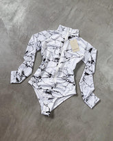 BODY WITH WHITE MARBLE CLOSURE