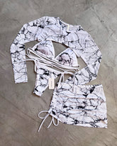 SET BIKINI MÁRMOL BLANCO + FALDA EN MALLA