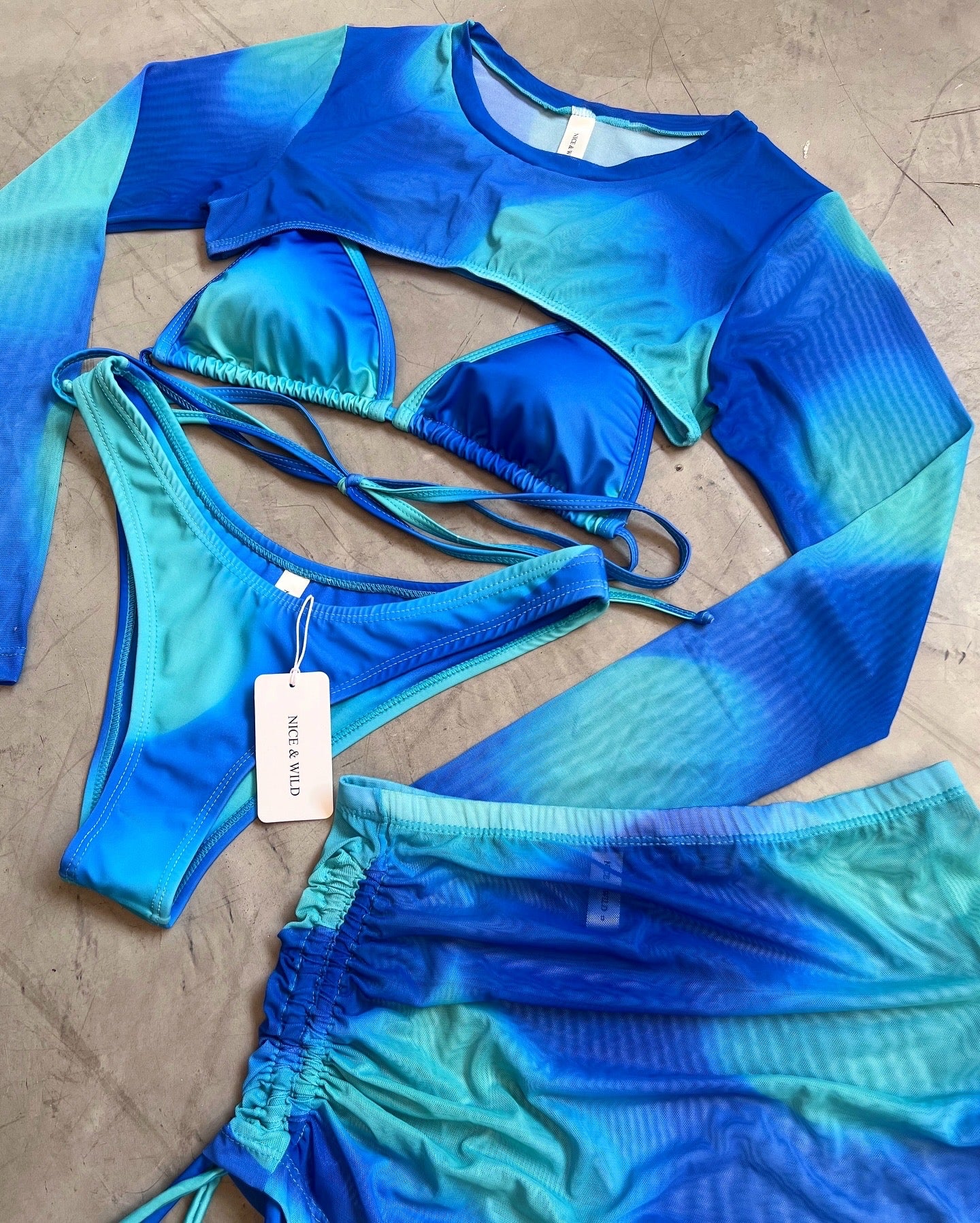 COMPLETO ILLUSION BLUE + GONNA A RETE