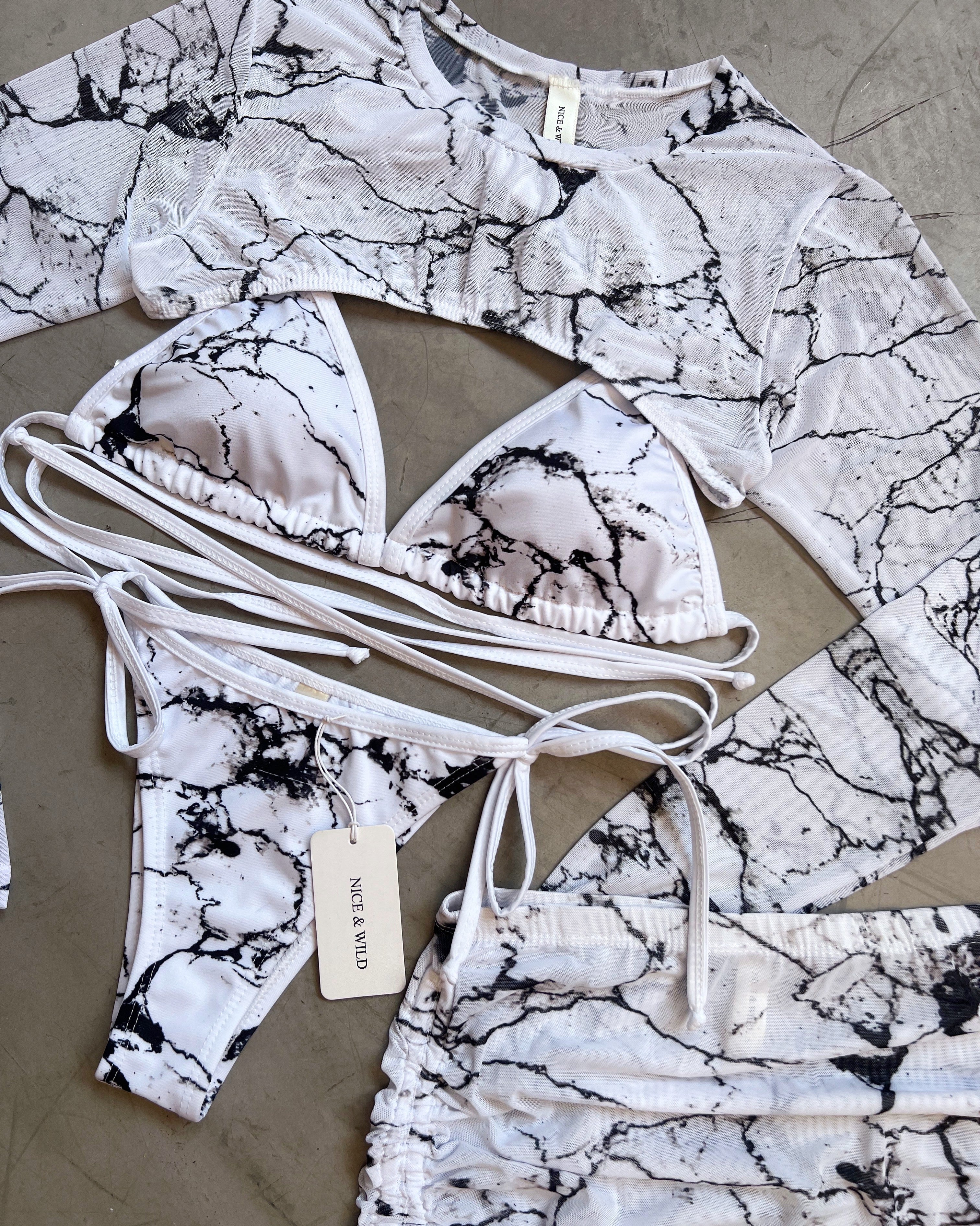 SET BIKINI MÁRMOL BLANCO + FALDA EN MALLA