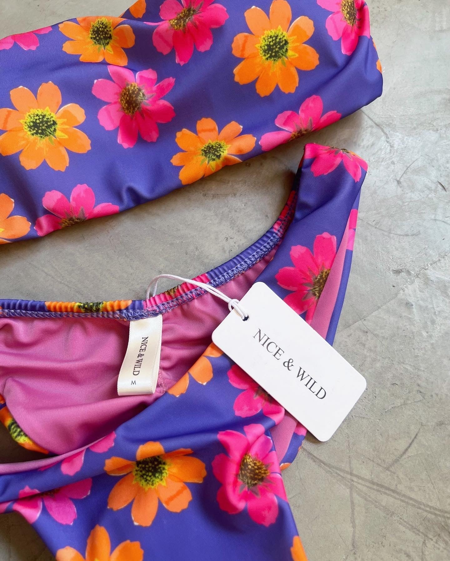 STRAPLESS FLORES SAI