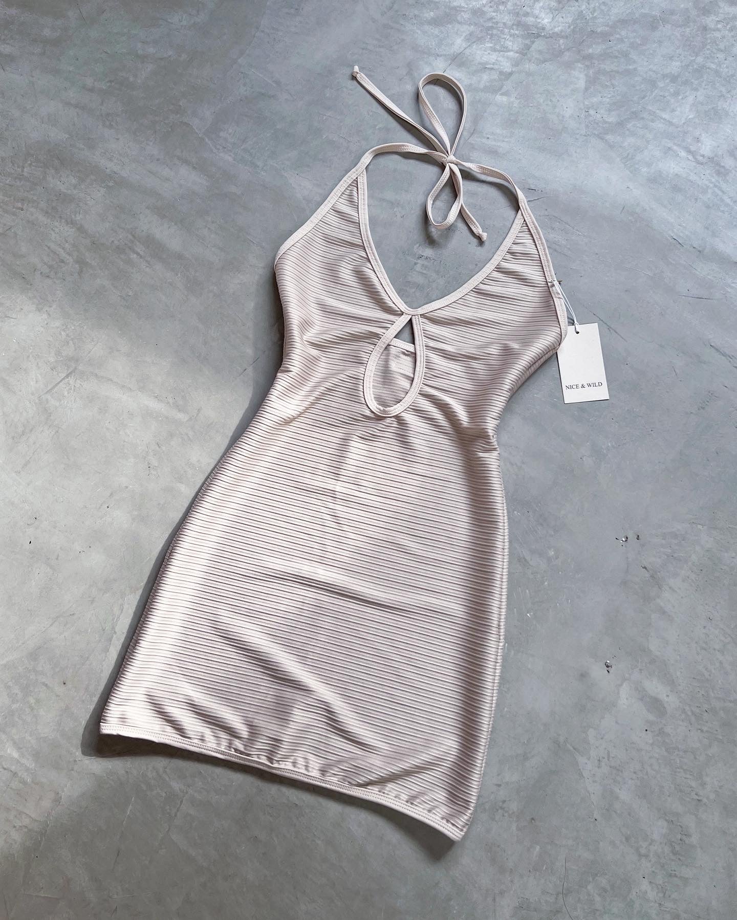 VESTIDO SESGO NUDE