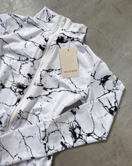 BODY WITH WHITE MARBLE CLOSURE