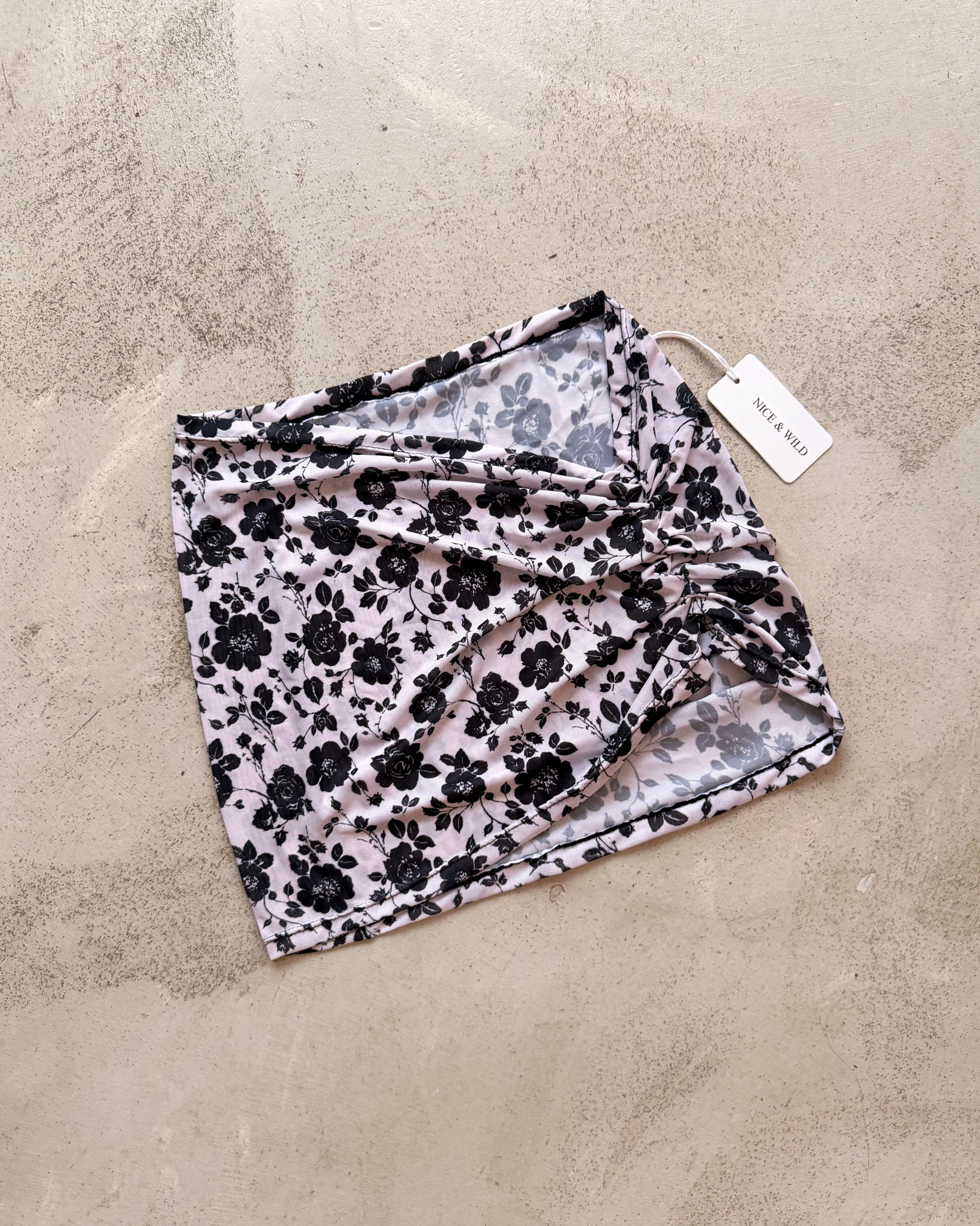BRONCEO BLACK PETALS + FALDA EN MALLA