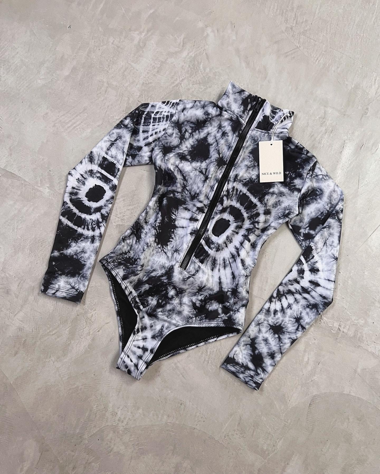 BODY CIERRE VETEADO GRIS